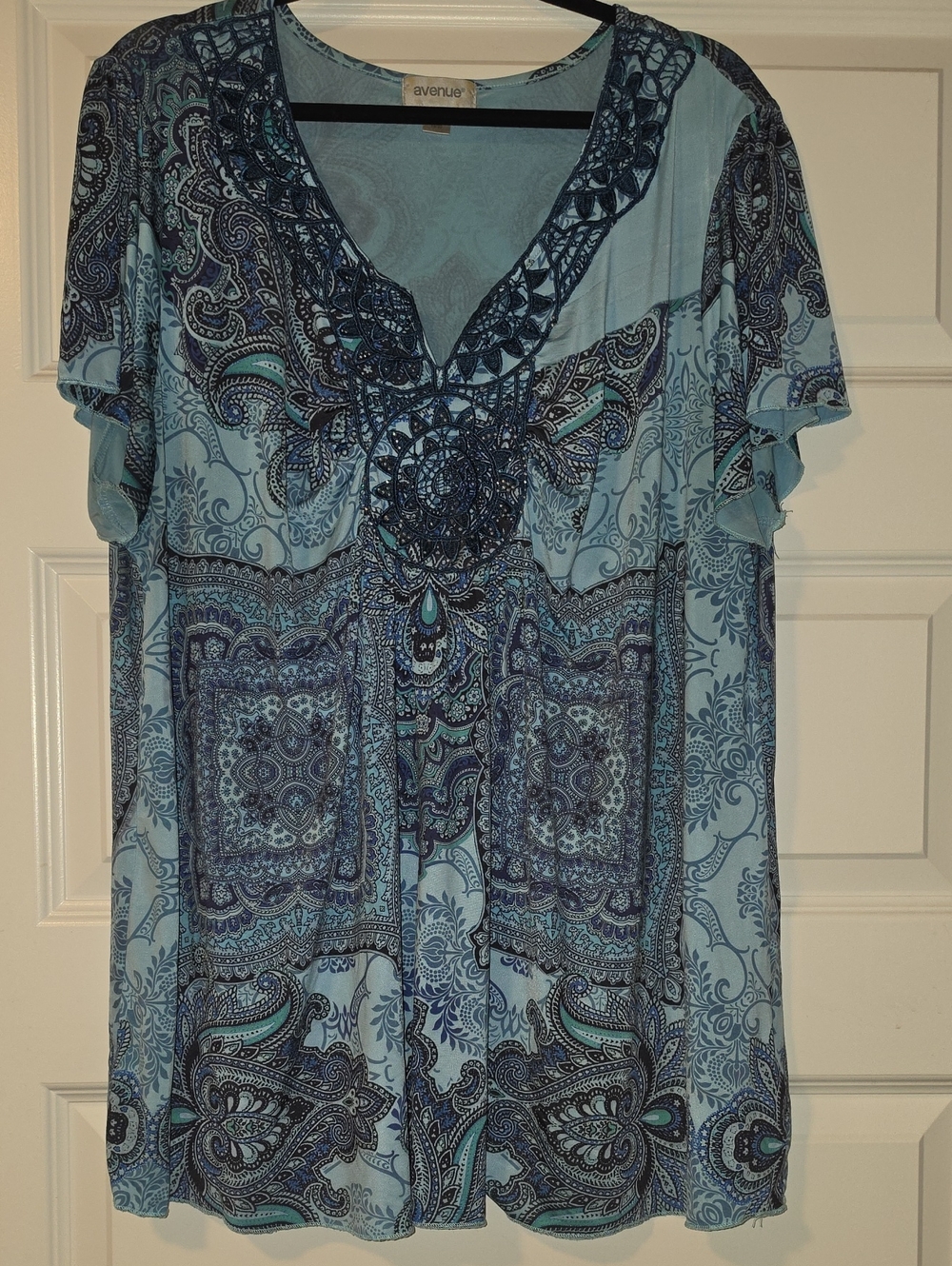 Avenue Blue Paisley V-Neck Tunic with Navy Accents